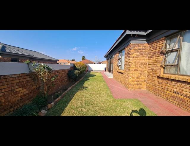 3 BEDROOM HOUSE FOR SALE IN ALBERTSDAL